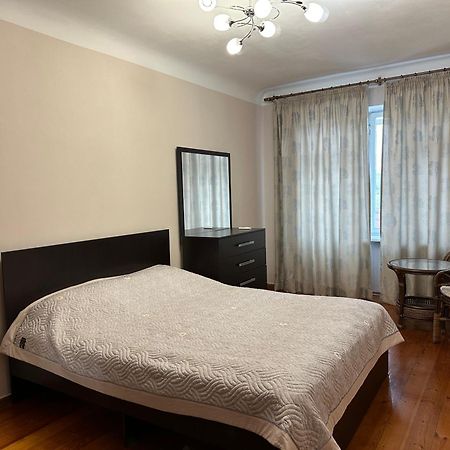 Cosy flat in the city center Bishkek Exterior photo